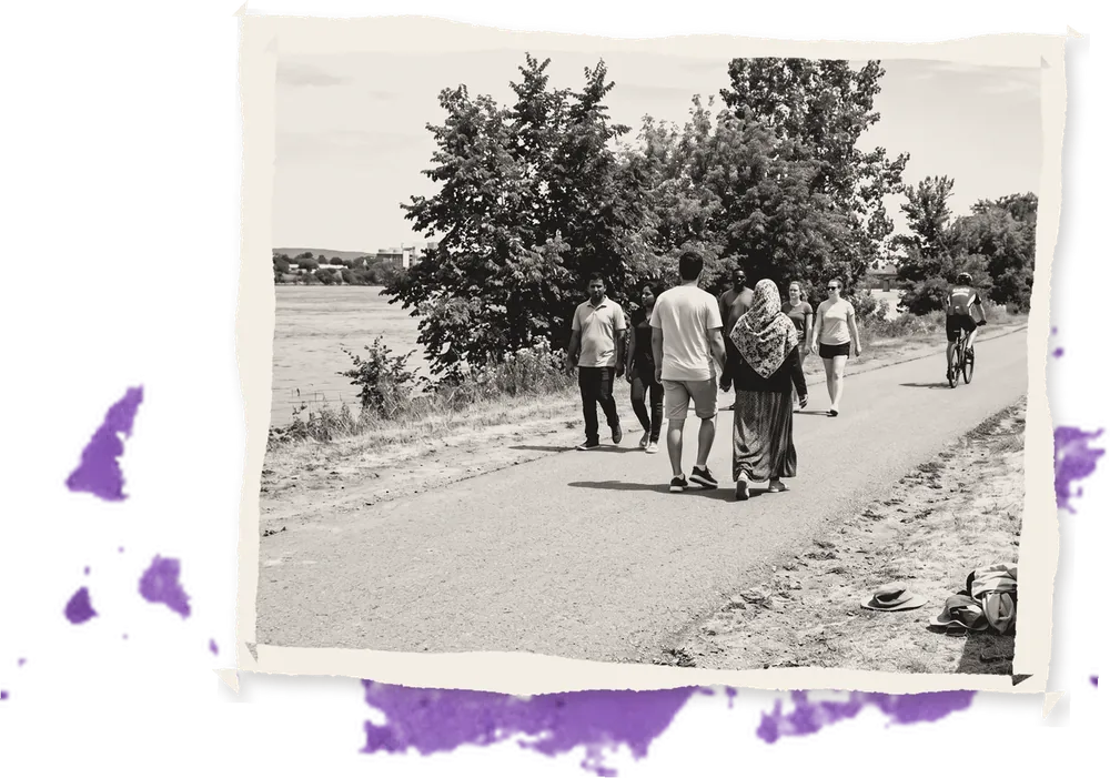 A summer path along the Ottawa River